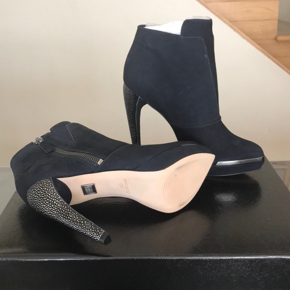 Herve Leger Shoes - Picture 3 of 5